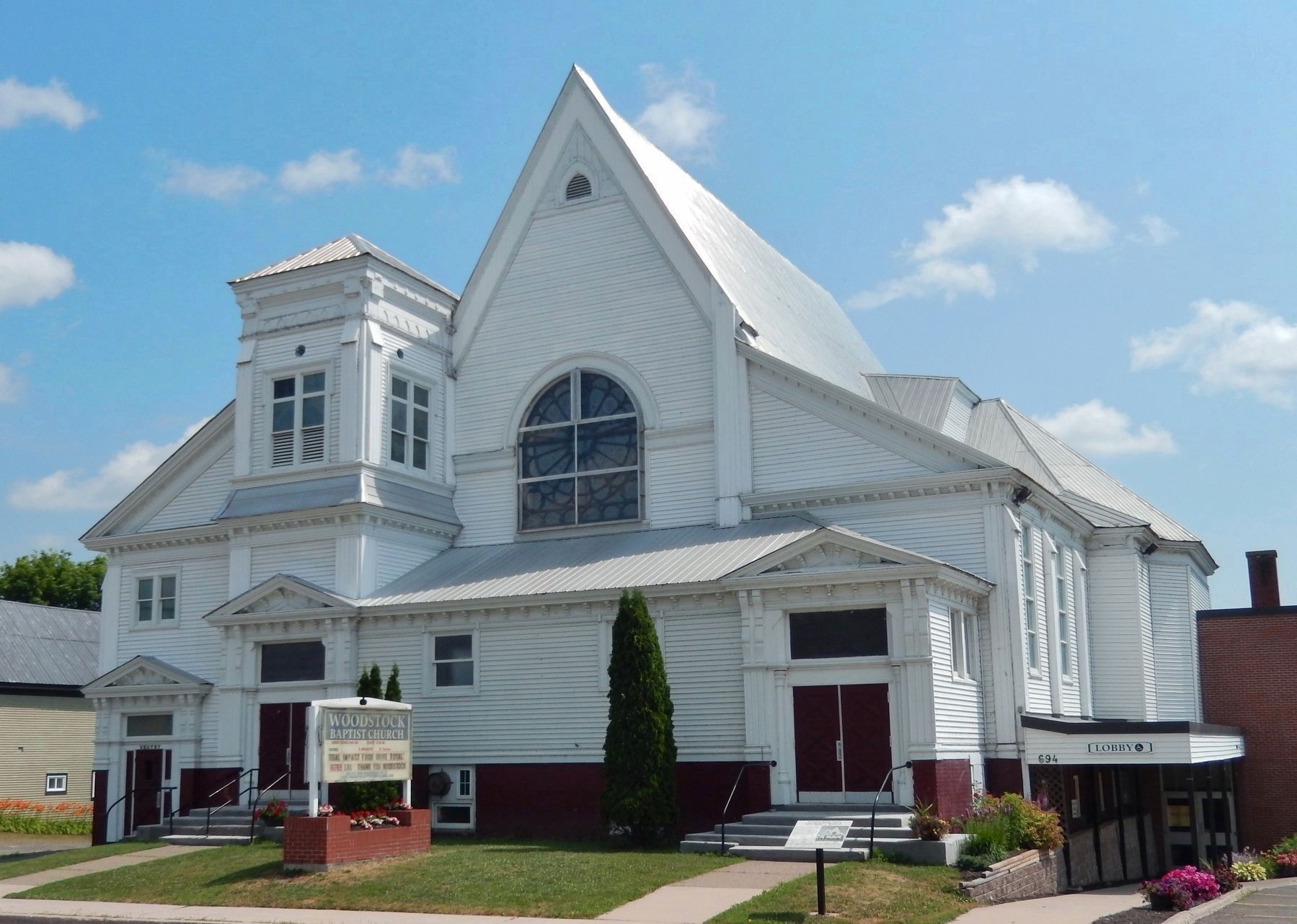 Woodstock Baptist Church / Église Baptiste de Woodstock<br>(<i>marker visible • bottom right</i>) image. Click for full size.