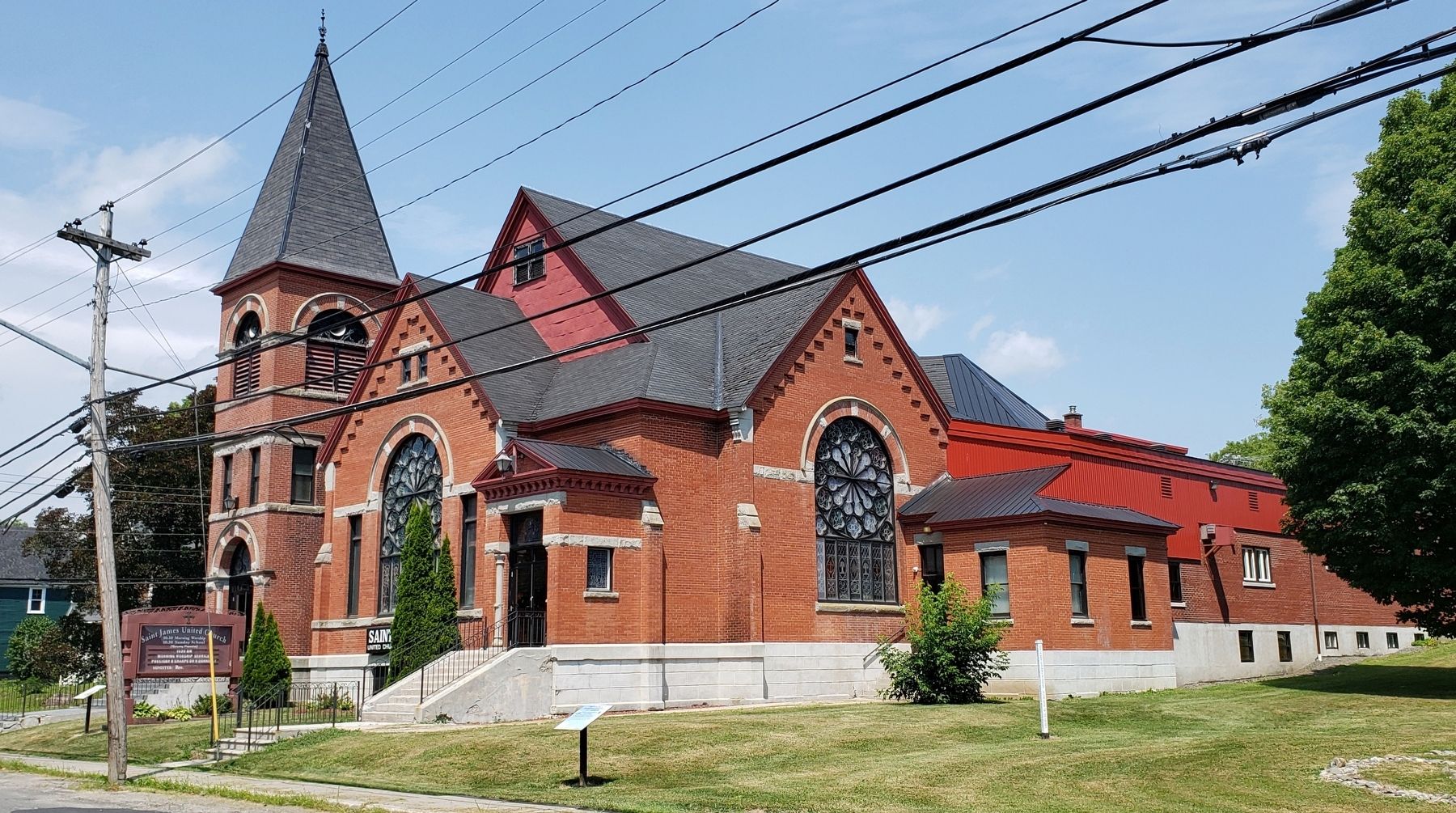 Saint James United Church / Église unie Saint James<br>(<i>southeast corner view</i>) image. Click for full size.