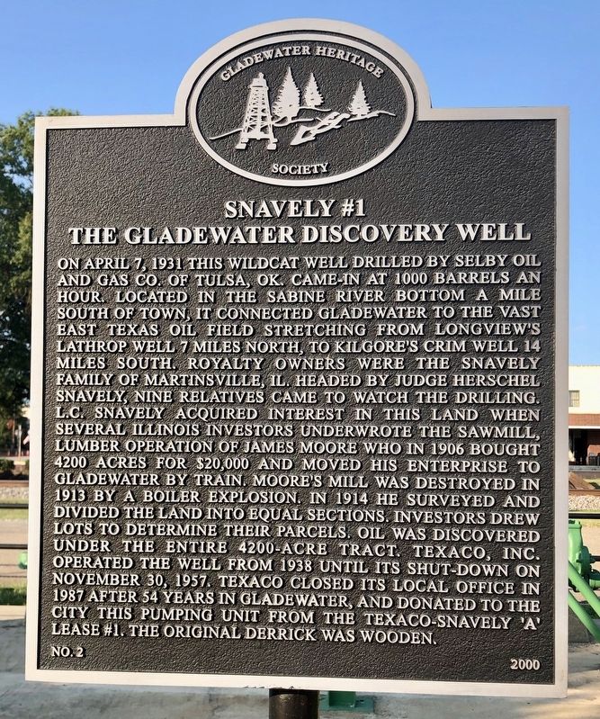 The Gladewater Discovery Well Marker image. Click for full size.