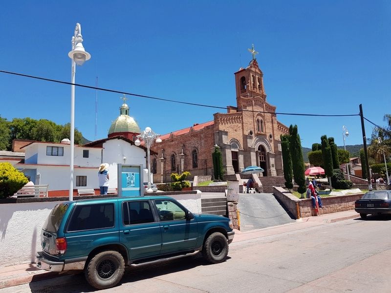 Parish and Ex Convent of San Miguel Arcángel and Marker. Click for full size. Parish and Ex Convent of San Miguel Arcángel and Marker image. Click for full size.