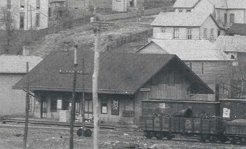 Baltimore and Ohio Railroad Depot, Shawnee Ohio image. Click for full size.