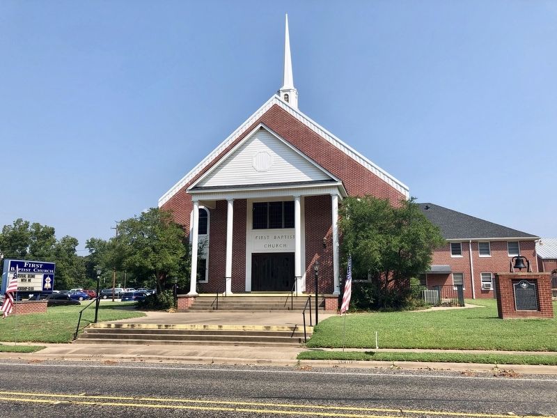 First Baptist Church of Quitman and Marker image. Click for full size.