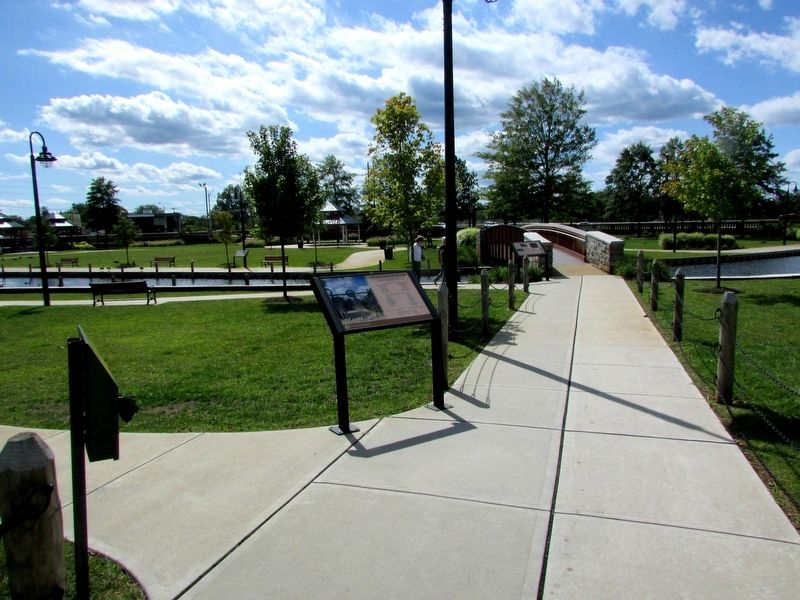 Marker in Huddy Park. Click for full size. Marker in Huddy Park image. Click for full size.