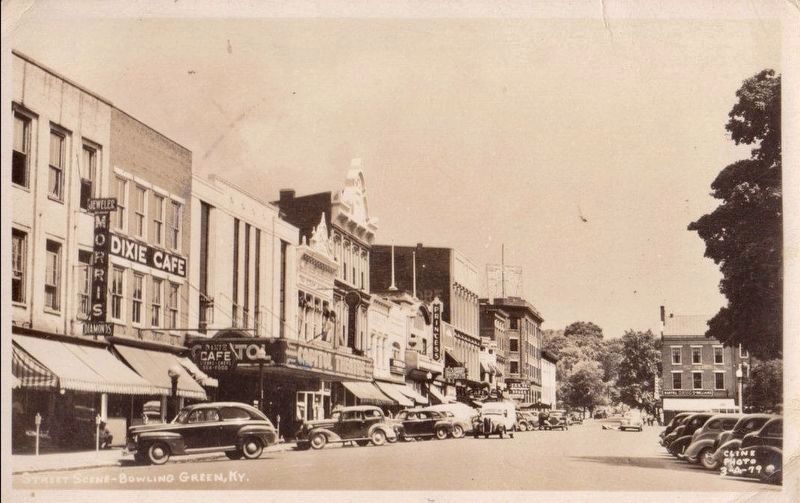 <i>Street Scene - Bowling Green, Ky.</i>. Click for full size. <i>Street Scene - Bowling Green, Ky.</i> image. Click for full size.