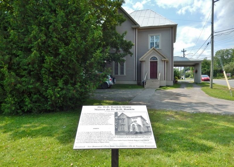 Dr. W.D. Rankin House Marker<br>(<i>wide view • Rankin house in background</i>) image. Click for full size.