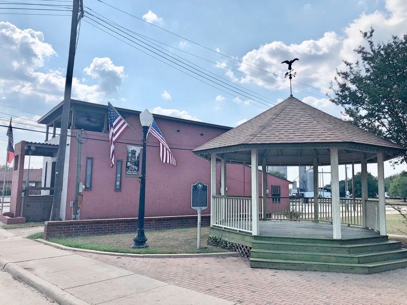 Pittsburg Marker at the gazebo.. Click for full size. Pittsburg Marker at the gazebo. image. Click for full size.