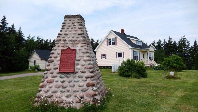 L'industrie du Charbon au Canada / Canada's Coal Industry<br>Monument & Marker (<i>wide view</i>). Click for full size. L'industrie du Charbon au Canada / Canada's Coal Industry<br>Monument & Marker (<i>wide view</i>) image. Click for full size.
