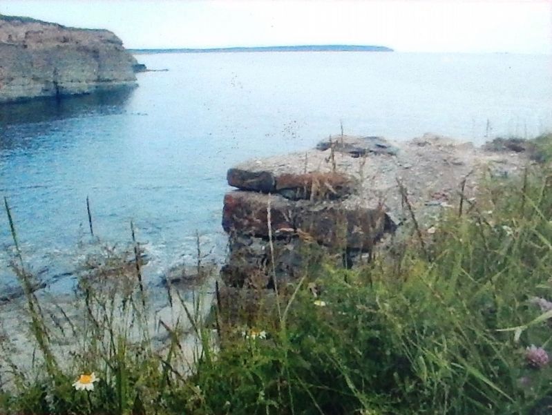 Marker detail: Remnants of the Blockhouse Wharf overlooking the Atlantic, 2004 image. Click for full size.