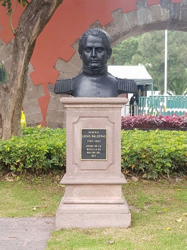 A nearby monument to General Lucas Balderas image. Click for full size.