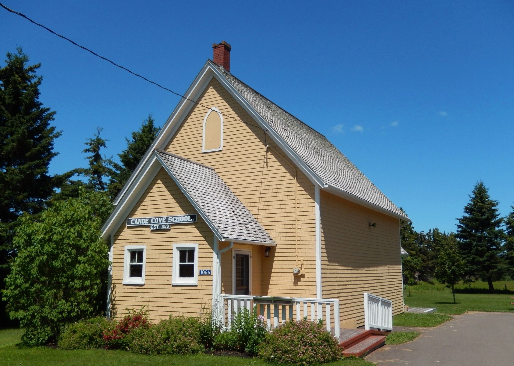Canoe Cove School (<i>front view from Canoe Cove Road</i>) image. Click for full size.