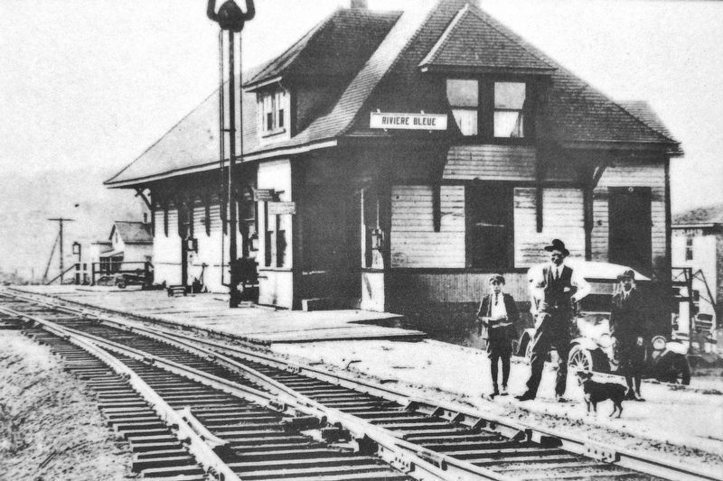 Marker detail: The Rivière-Bleue Train Station circa 1925<br>La gare de Rivière-Bleue vers 1925 image. Click for full size.