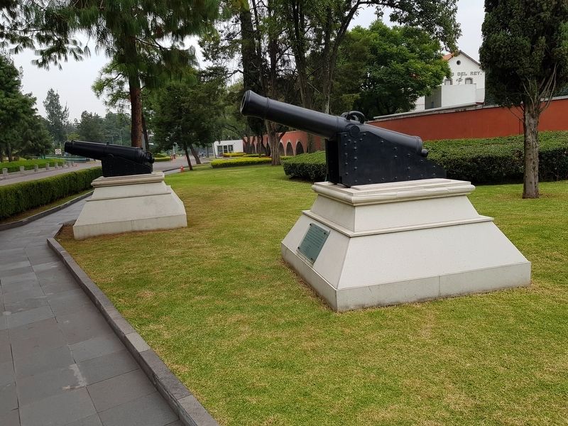 12-inch Cannon and Marker image. Click for full size.