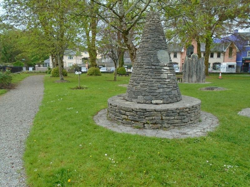 Fair Green and its Tidy Town Award Cairn image. Click for full size.