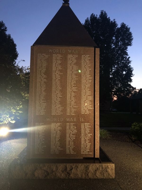Veterans Memorial image. Click for full size.