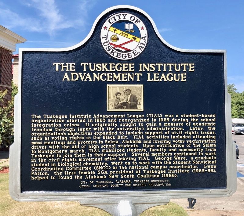 The Tuskegee Institute Advancement League Marker image. Click for full size.