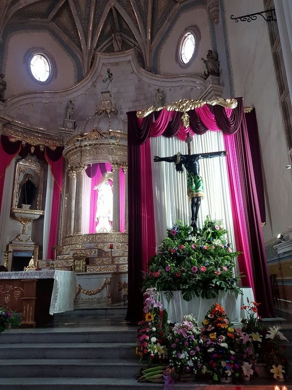 The altar and Black Christ at the Convent of Saint Augustine of Yuriria image. Click for full size.