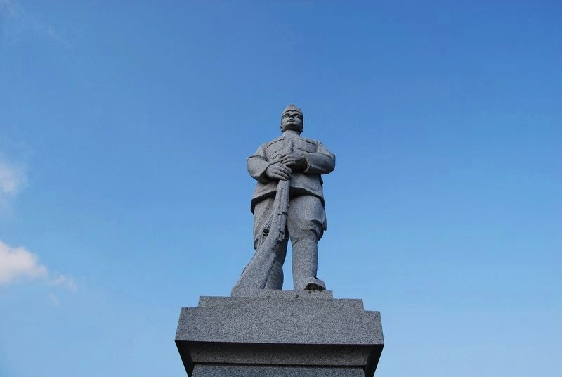 Louisville Armed Forces Monument image. Click for full size.
