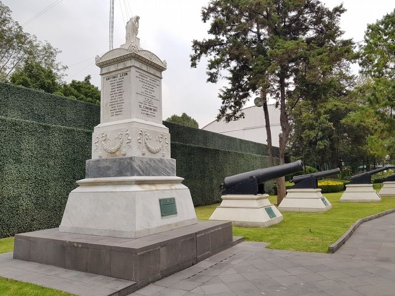 Molino de Rey War Memorial in a view towards the south image. Click for full size.