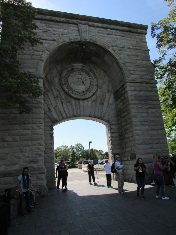 West View of Memorial Arch image. Click for full size.