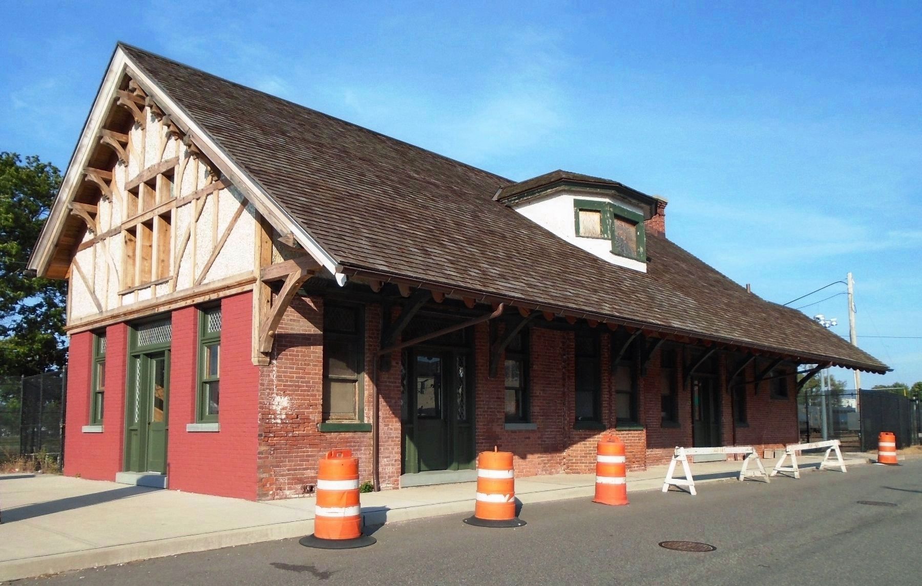 Oyster Bay Railroad Station image. Click for full size.