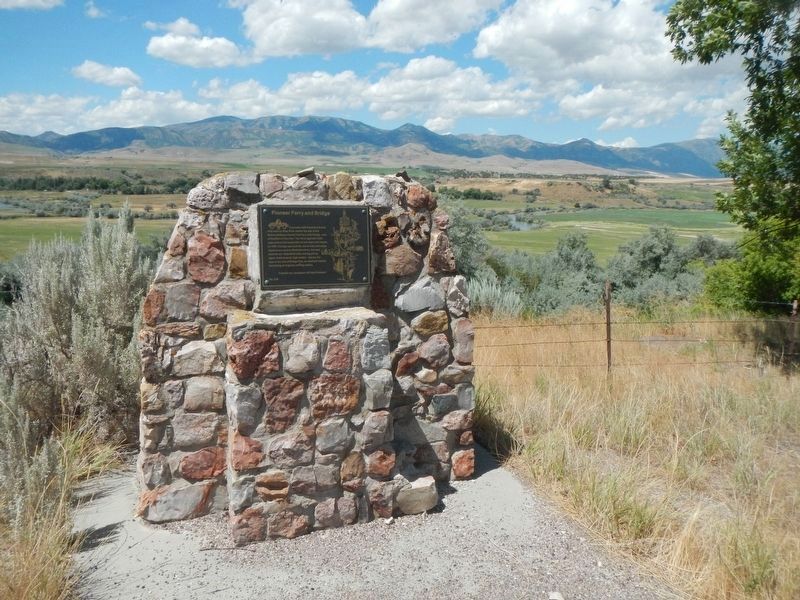 Pioneer Ferry and Bridge Marker image. Click for full size.