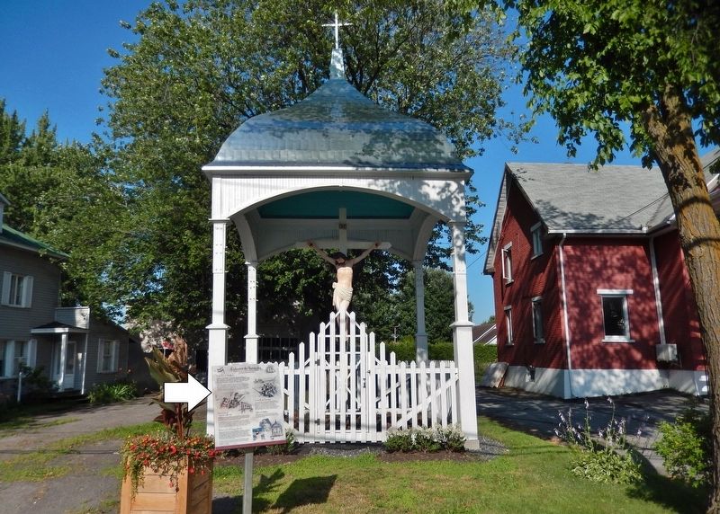 Calvaire de Yamaska Marker (<i>wide view</i>). Click for full size. Calvaire de Yamaska Marker (<i>wide view</i>) image. Click for full size.