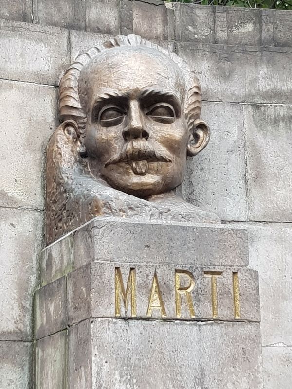 Bust from the Monument to Jos� Mart� image. Click for full size.