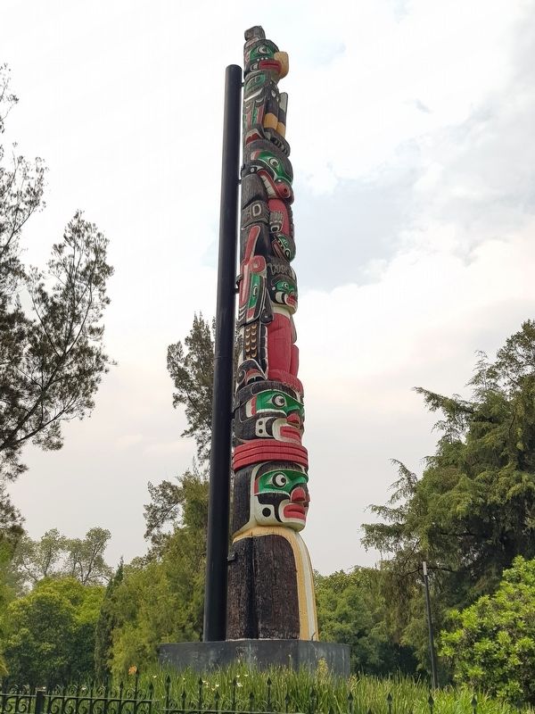 Canadian Totem image. Click for full size.