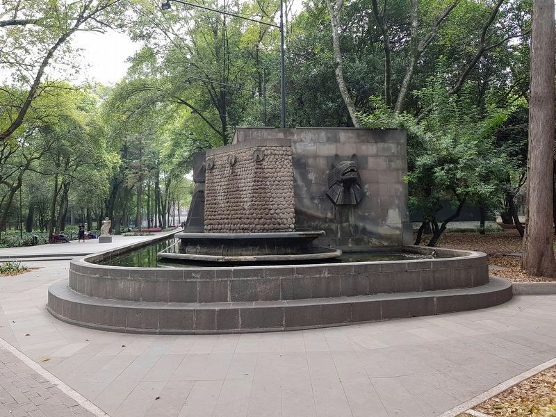 An additional portion of the Fountain of Nezahualcyotl image. Click for full size.