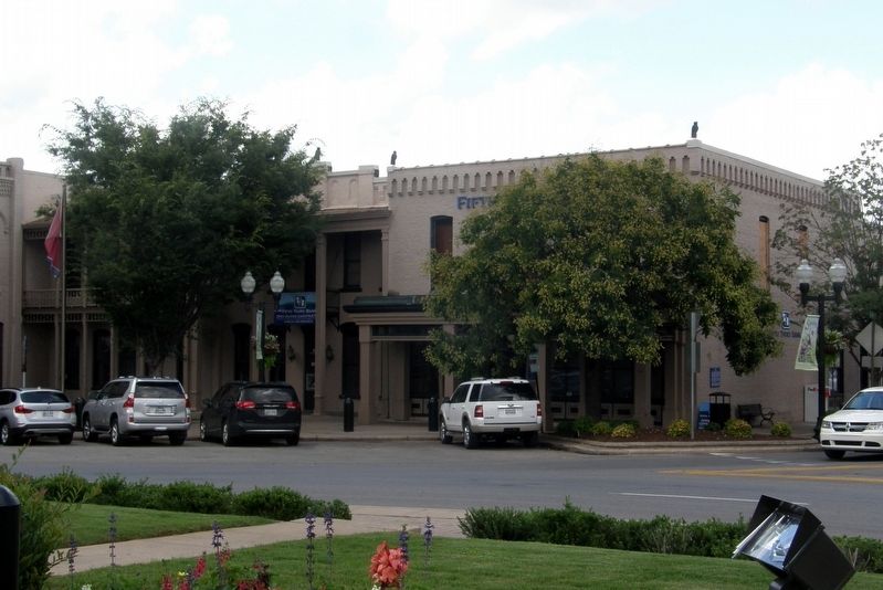 Fifth Third Bank at NW corner of Public Square. Click for full size. Fifth Third Bank at NW corner of Public Square image. Click for full size.