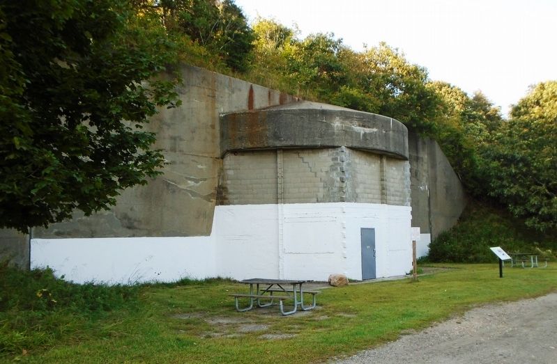 Battery Dunn (Battery 113) and Marker. Click for full size. Battery Dunn (Battery 113) and Marker image. Click for full size.