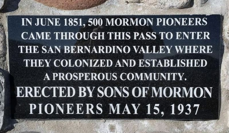 Mormon Trail Monument Marker image. Click for full size.