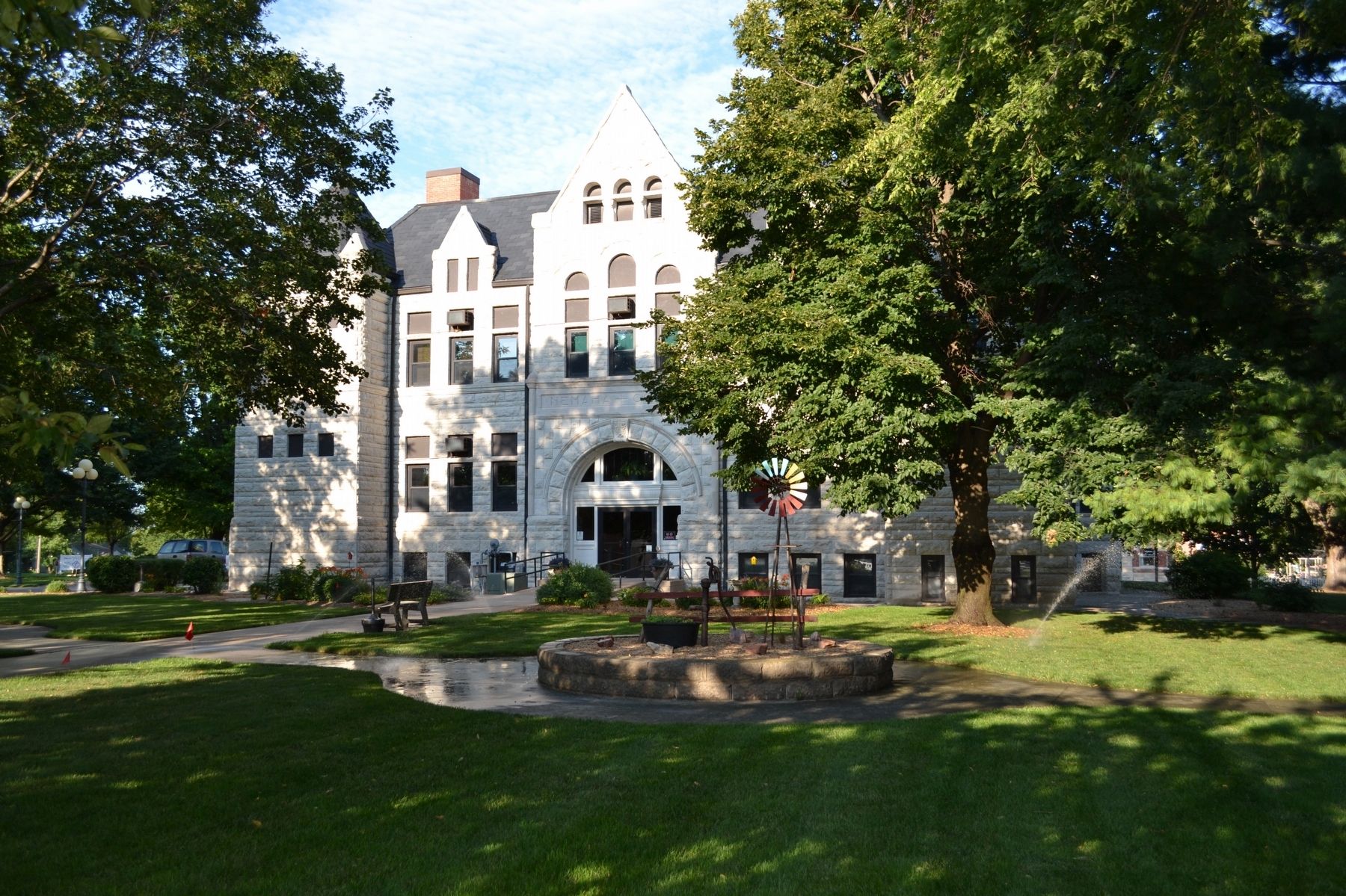 Nemaha County Courthouse. Click for full size. Nemaha County Courthouse image. Click for full size.