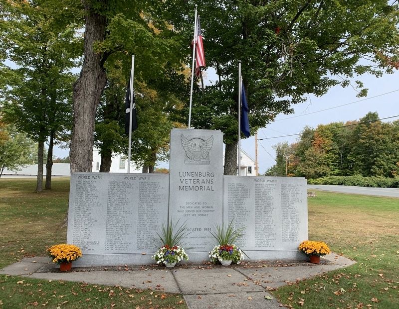 Lunenburg Veterans Memorial image. Click for full size.