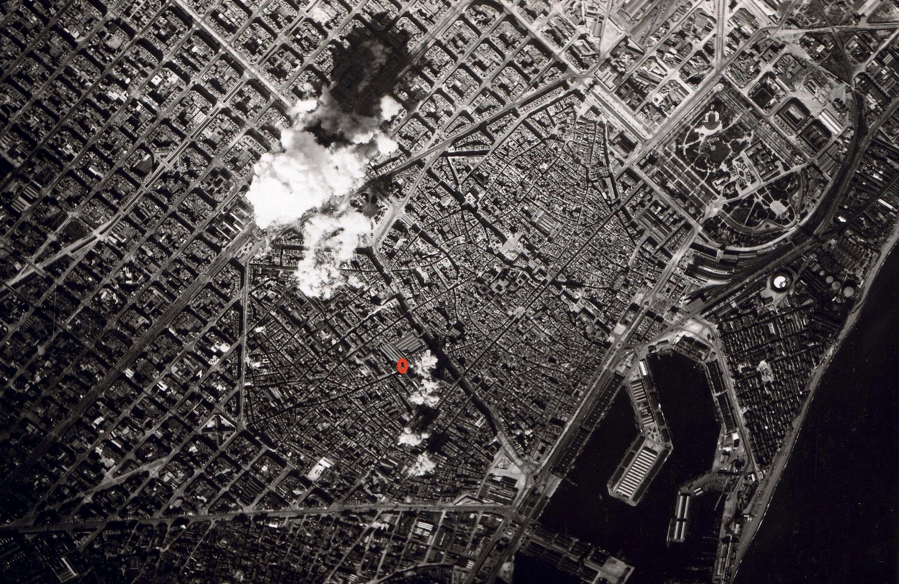 <i>Aerial bombing of Barcelona, 17 March 1938, by the Italian air force</i> image. Click for full size.
