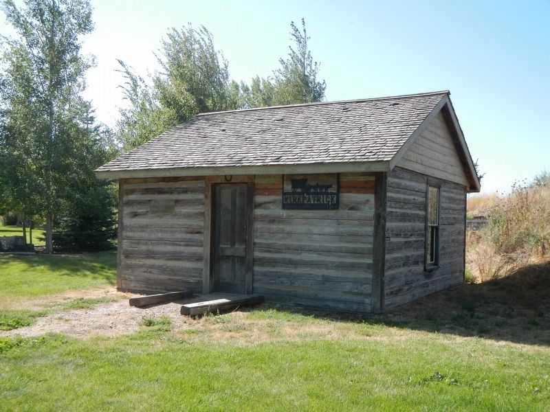 Pioneer Cabin and Marker image. Click for full size.