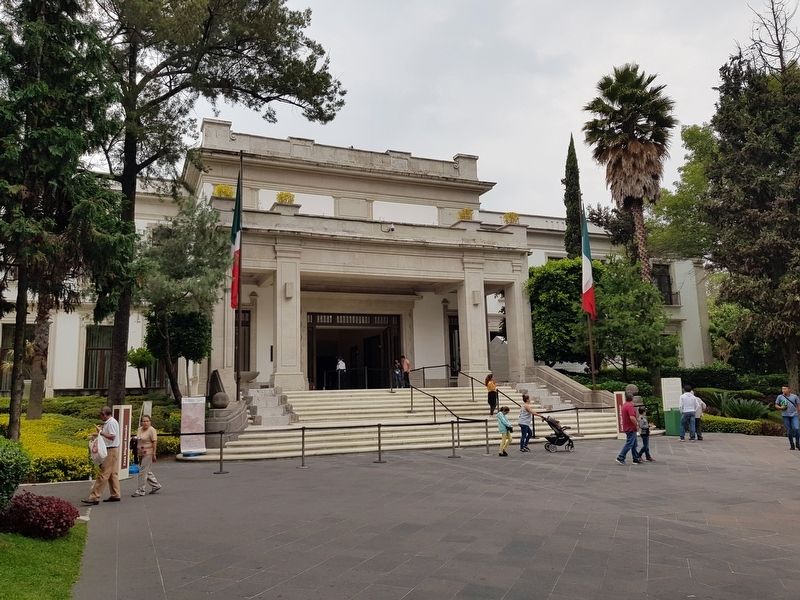 Mexican Presidential Residence Miguel Alem�n and Marker image. Click for full size.