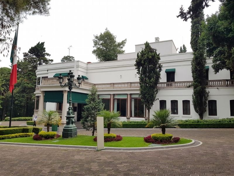 Mexican Presidential Residence L�zaro C�rdenas image. Click for full size.