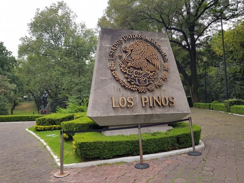 The "Los Pinos" entry signage image. Click for full size.