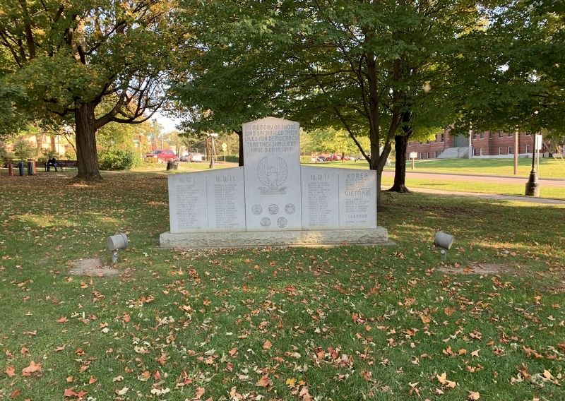 St. Albans War Memorial image. Click for full size.