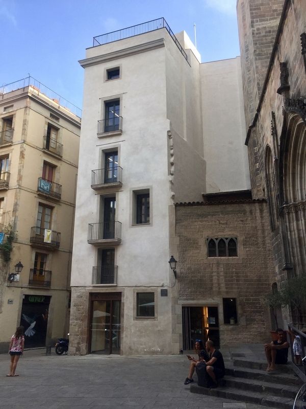 Miquel Llobet i Sol�s Marker - wide view image. Click for full size.