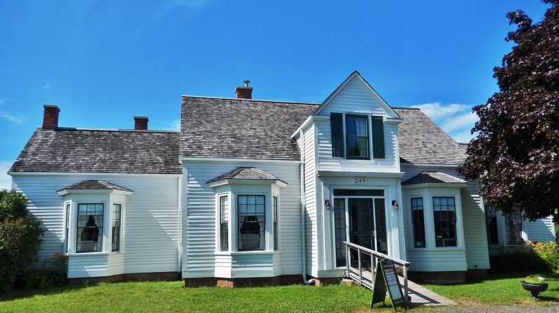 Thinkers' Lodge (<i>front/south side</i>) image. Click for full size.