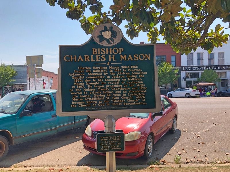 Bishop Charles H. Mason Marker looking south on Wall Street. image. Click for full size.