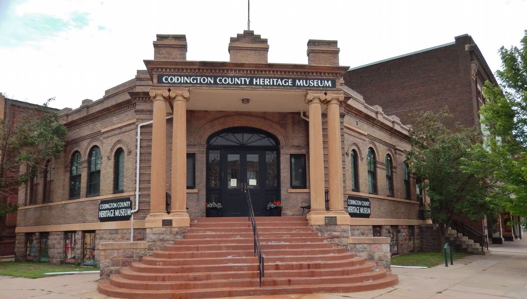 Carnegie Free Public Library (<i>now Codington County Heritage Museum</i>) image. Click for full size.