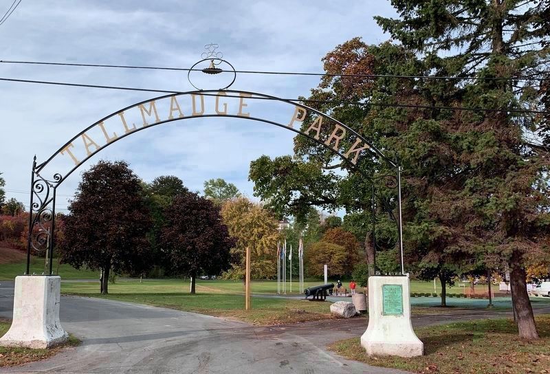Tallmadge Park Entrance image. Click for full size.
