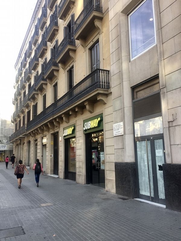 Andreu Nin Marker - wide view, looking north on La Rambla. Click for full size. Andreu Nin Marker - wide view, looking north on La Rambla image. Click for full size.