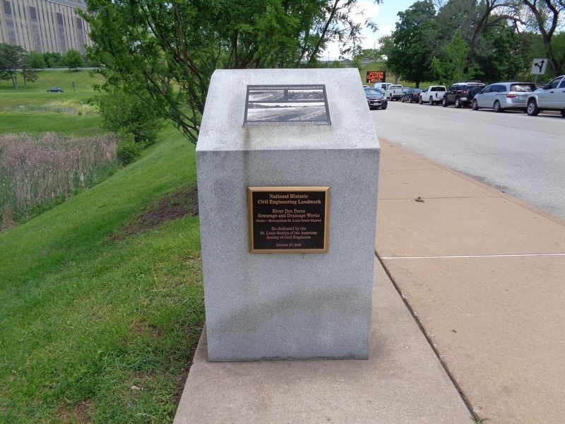 River Des Peres Sewage and Drainage Works Marker. Click for full size. River Des Peres Sewage and Drainage Works Marker image. Click for full size.