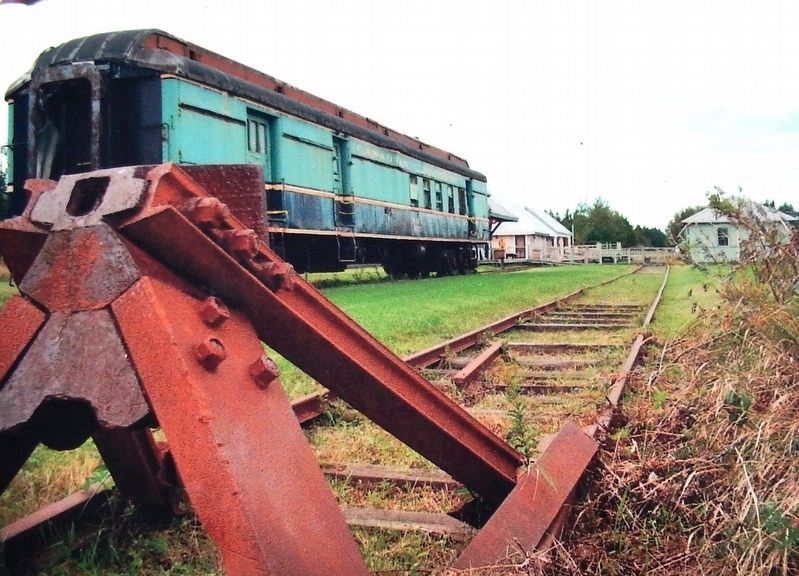 Marker detail: The End of the Line / Le bout de la ligne. Click for full size. Marker detail: The End of the Line / Le bout de la ligne image. Click for full size.