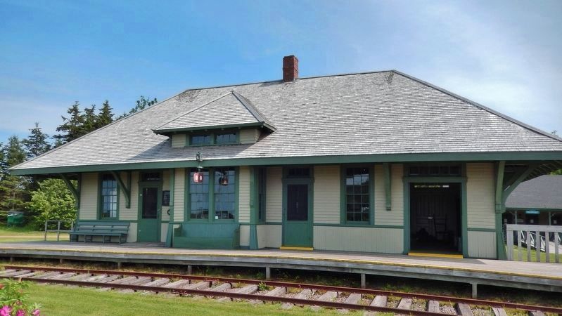 Elmira Railway Museum / Mus�e ferroviaire d�Elmira<br>(<i>north side</i>) image. Click for full size.