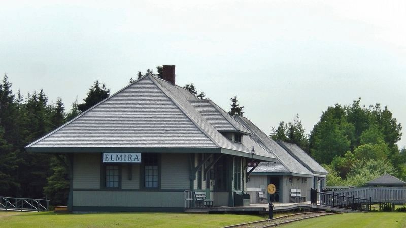 Elmira Railway Museum / Mus�e ferroviaire d�Elmira<br>(<i>east side</i>) image. Click for full size.
